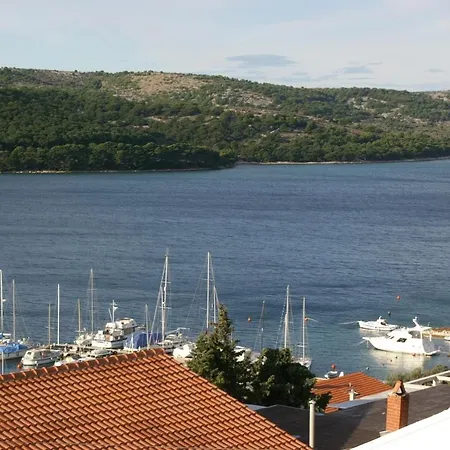 814c Tisno
